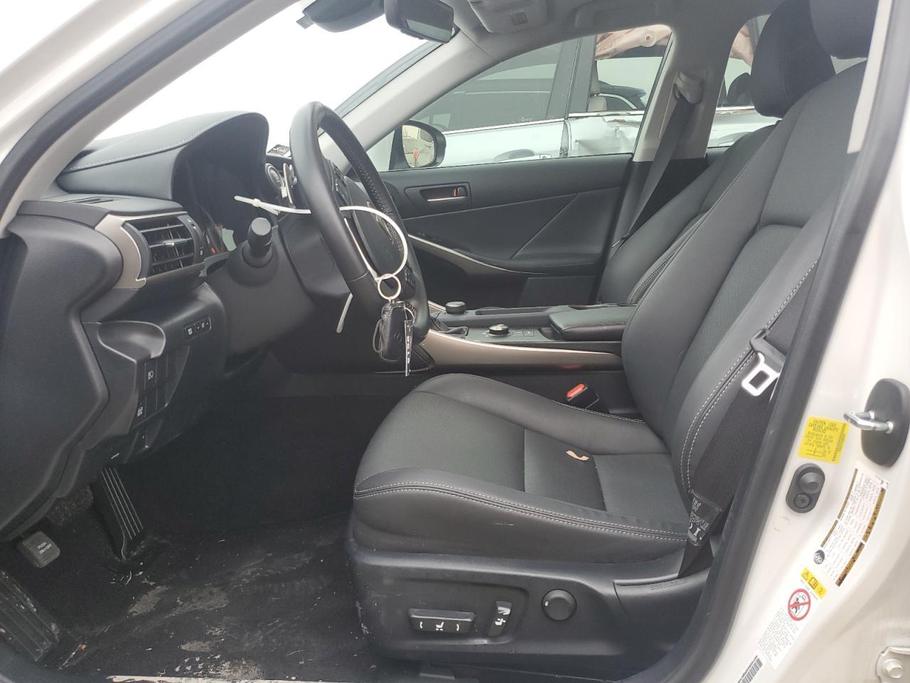 2018 LEXUS IS 300 - Image 7