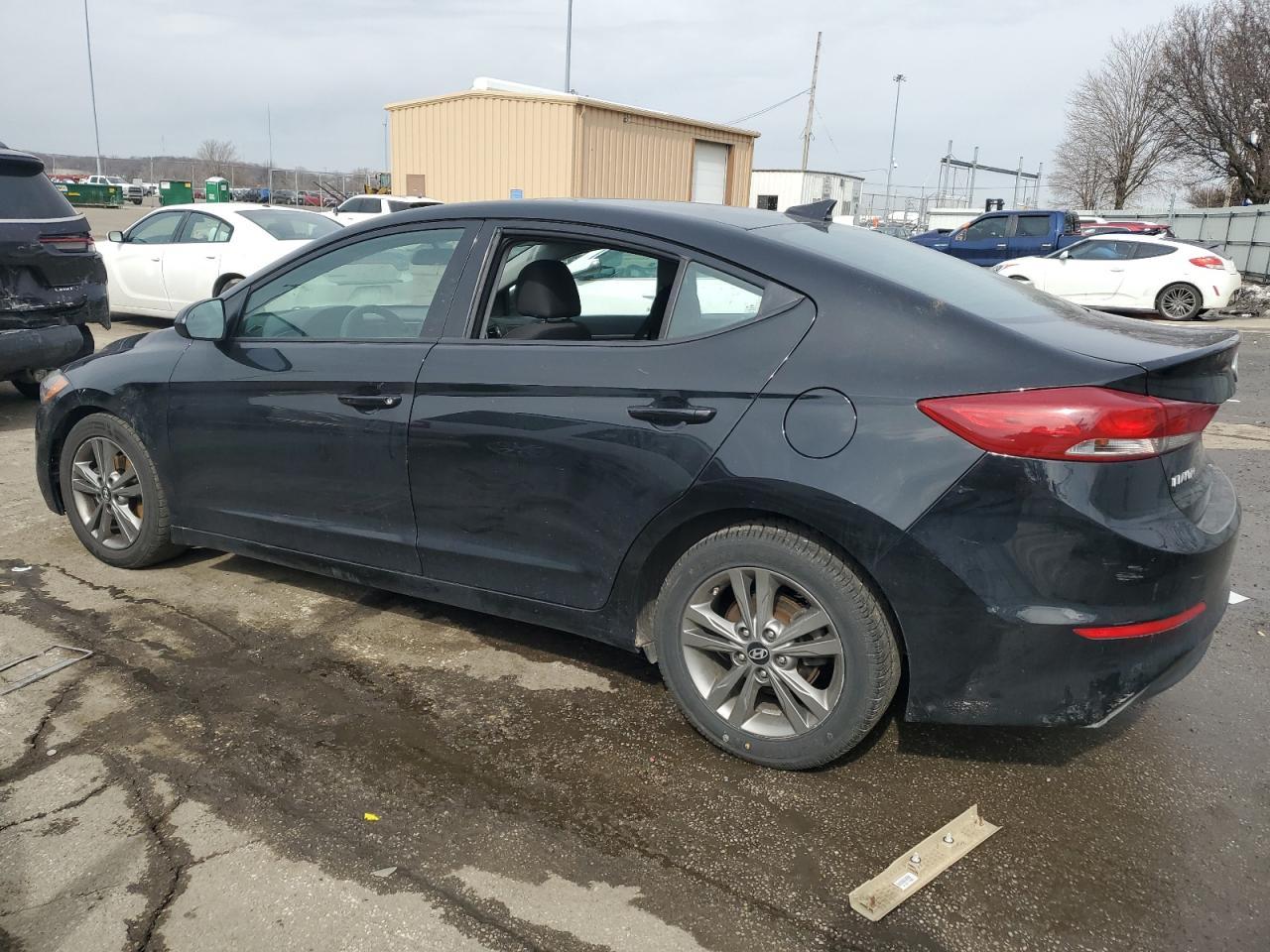 2018 HYUNDAI ELANTRA SE - Фото 2