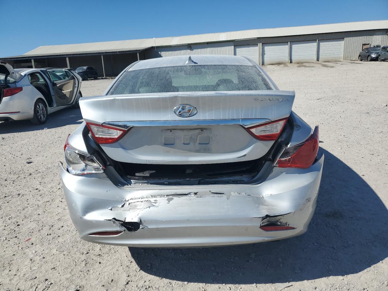 2011 HYUNDAI SONATA GLS - Image 6