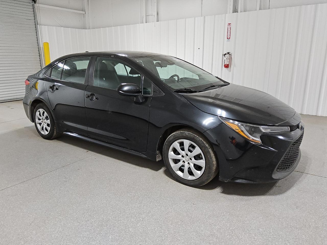 2021 TOYOTA COROLLA LE - Фото 4