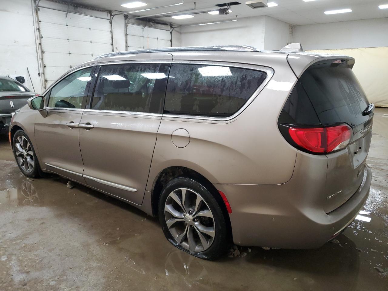 2017 CHRYSLER PACIFICA L - Image 2