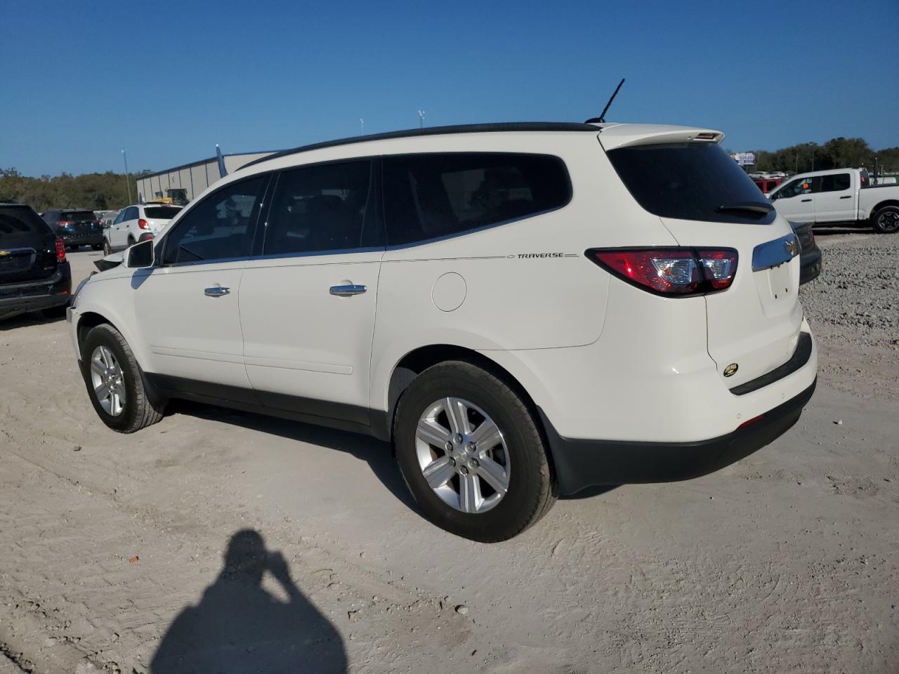 2014 CHEVROLET TRAVERSE L - Image 2