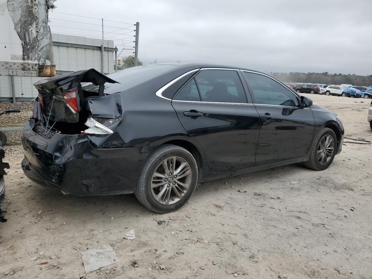 2017 TOYOTA CAMRY LE - Image 3