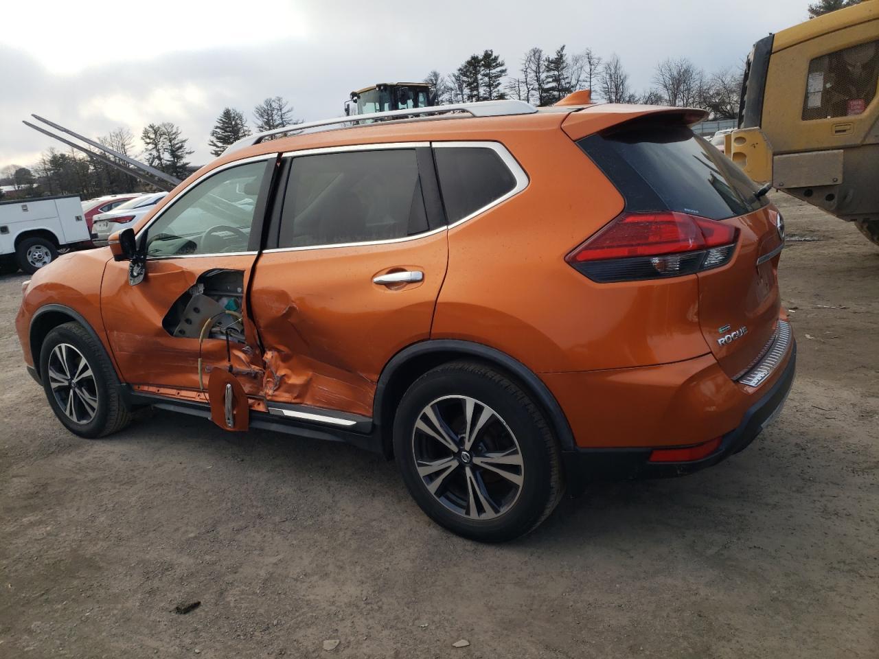 2017 NISSAN ROGUE S - Фото 2