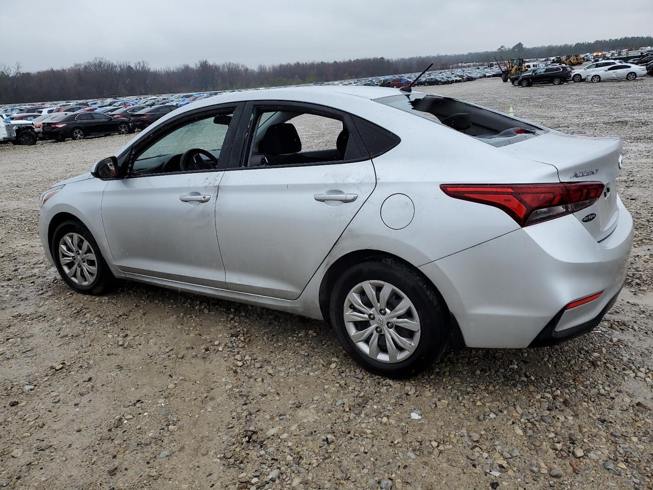 2019 HYUNDAI ACCENT SE - Фото 2
