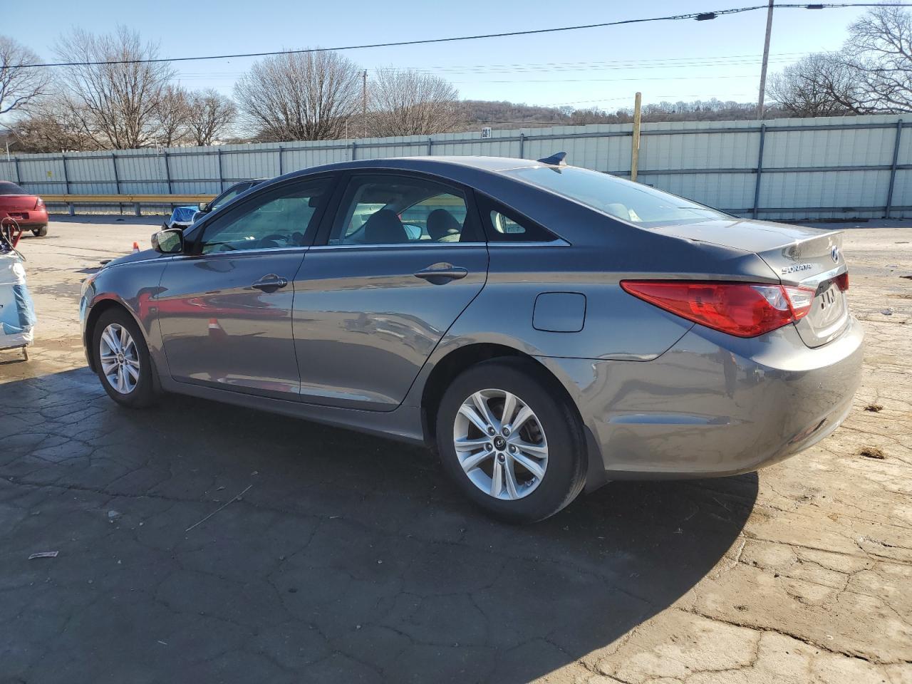 2013 HYUNDAI SONATA GLS - Image 2