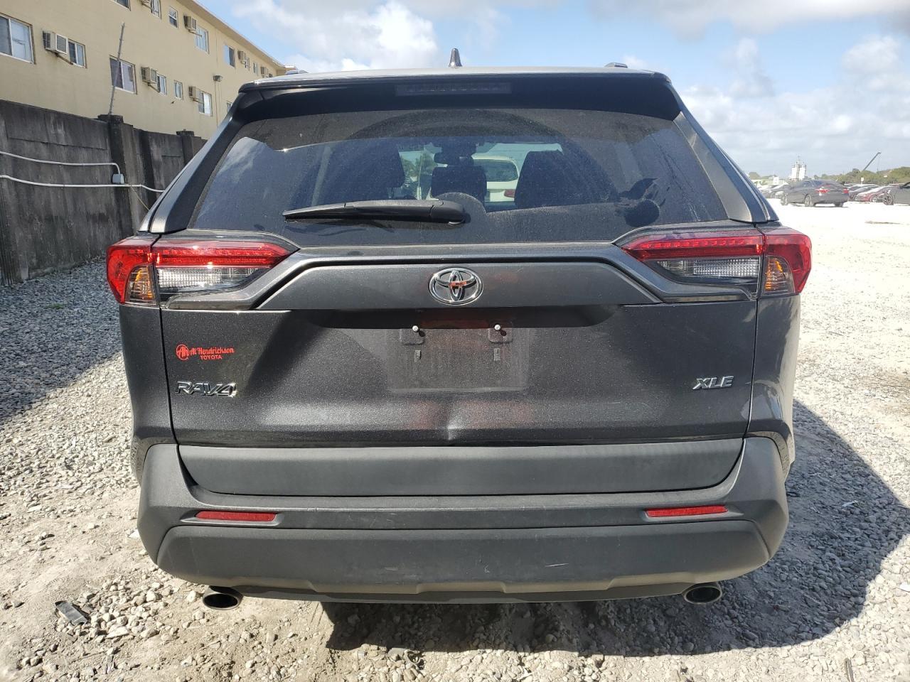 2020 TOYOTA RAV4 XLE - Фото 6