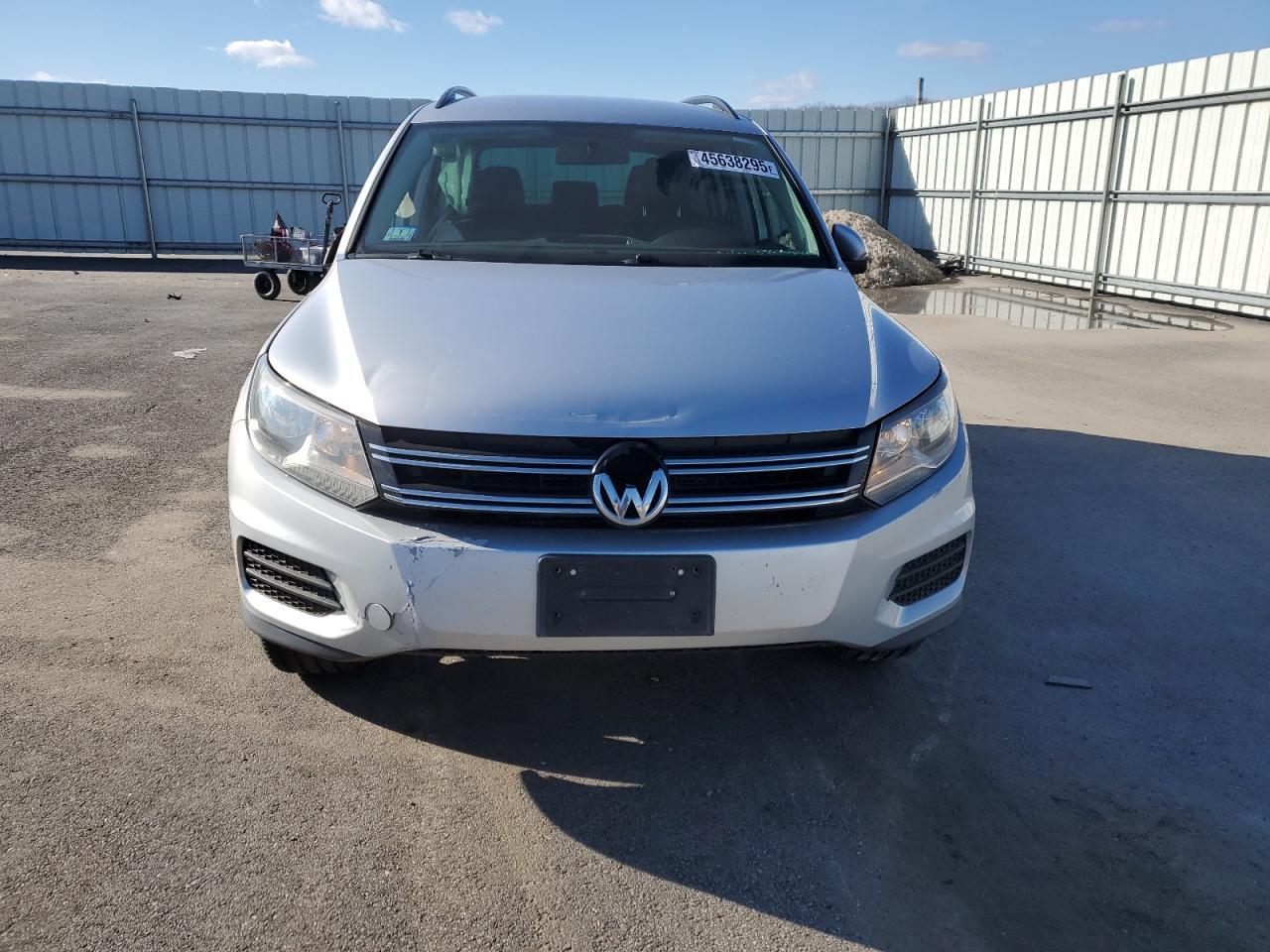 2015 VOLKSWAGEN TIGUAN S - Фото 5