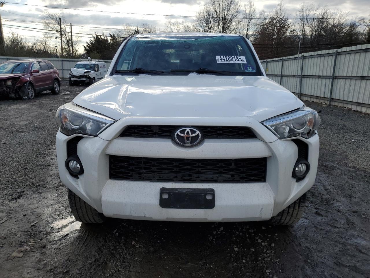 2019 TOYOTA 4RUNNER SR - Фото 5