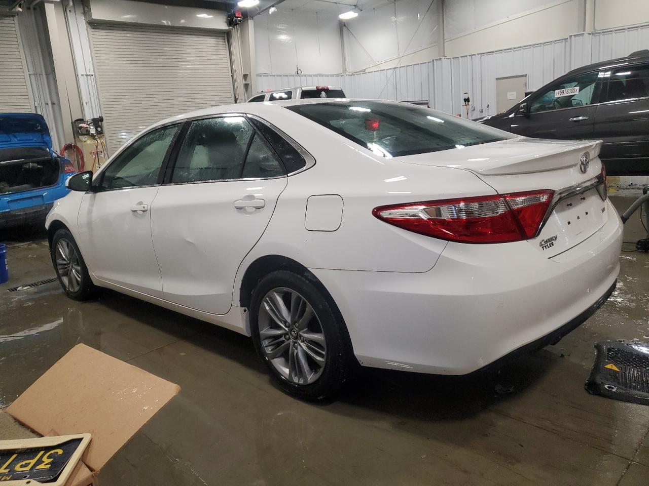 2017 TOYOTA CAMRY LE - Фото 2
