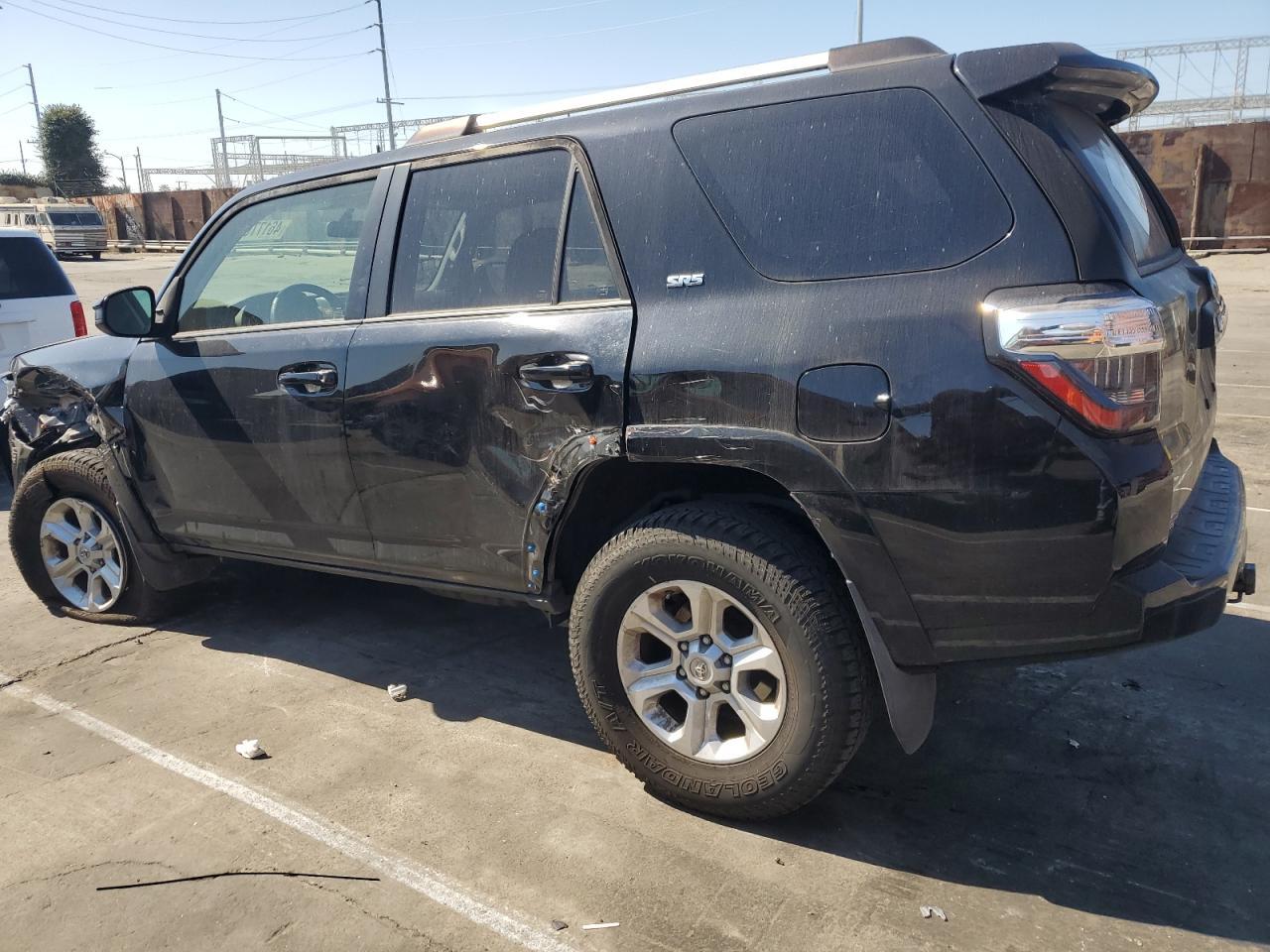 2019 TOYOTA 4RUNNER SR - Фото 2