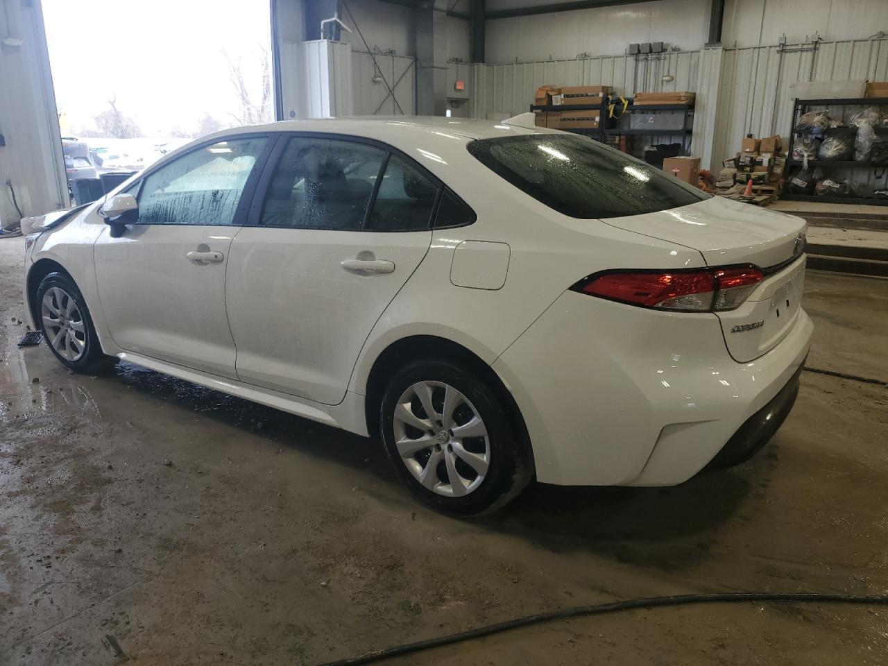 2025 TOYOTA COROLLA LE - Фото 2
