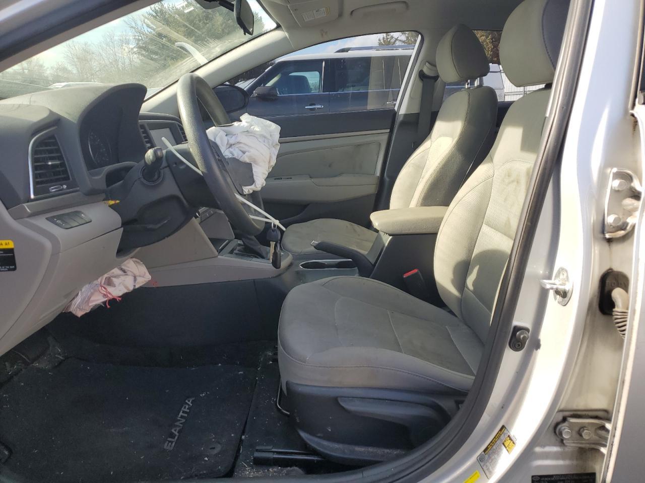 2017 HYUNDAI ELANTRA SE - Фото 7