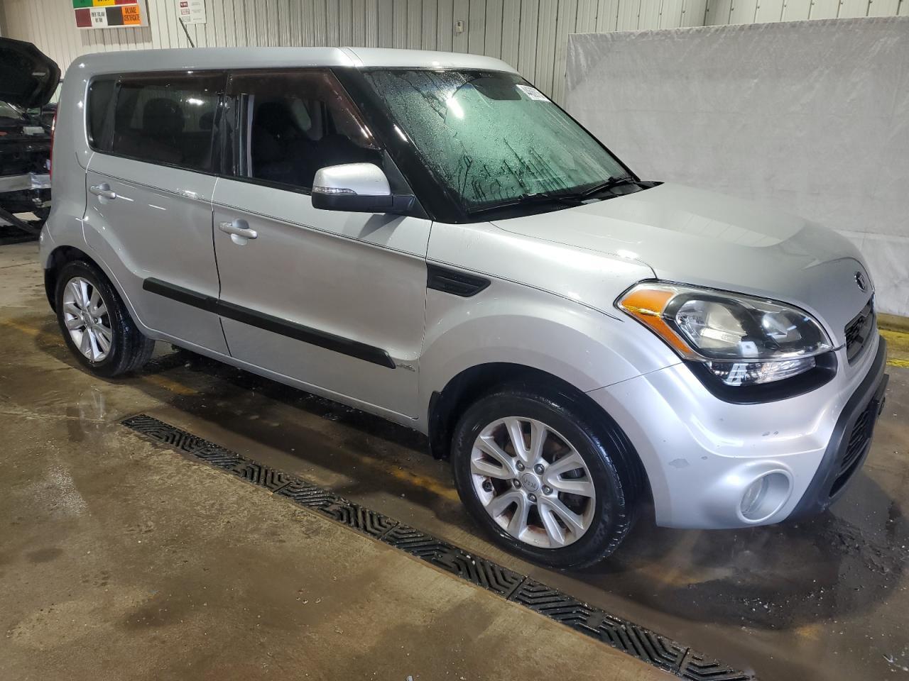2013 KIA SOUL + - Image 4