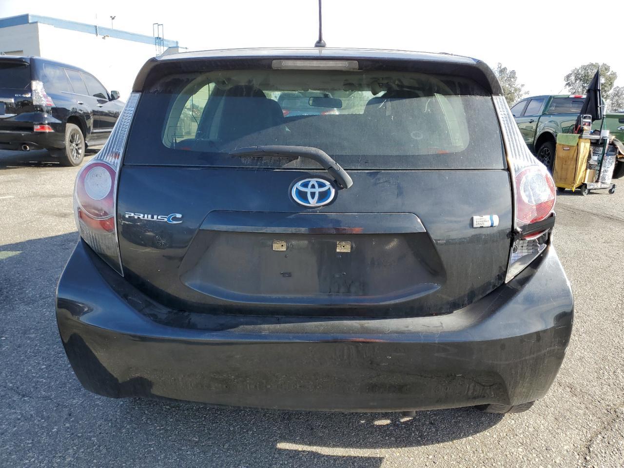 2013 TOYOTA PRIUS C - Фото 6