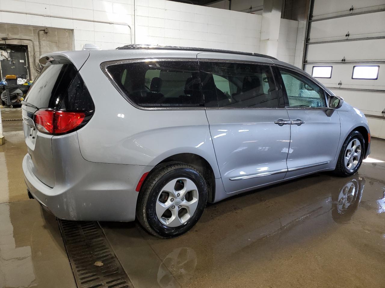 2017 CHRYSLER PACIFICA T - Image 3