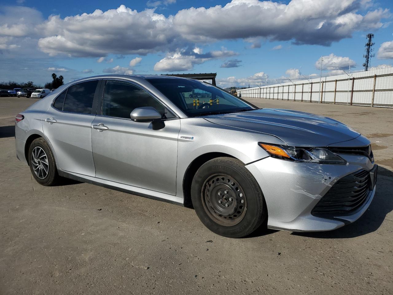 2020 TOYOTA CAMRY LE - Image 4