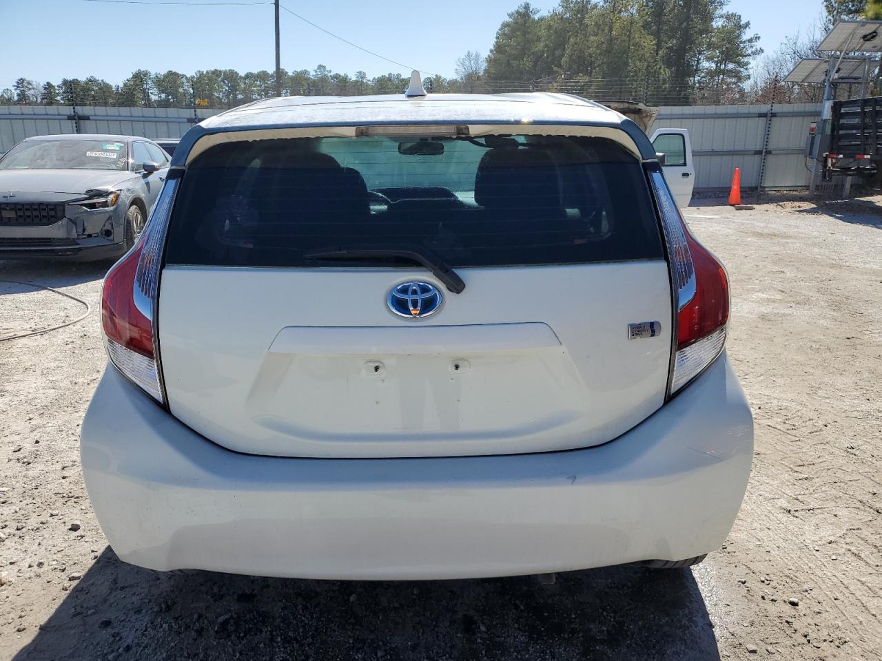 2016 TOYOTA PRIUS C - Image 6