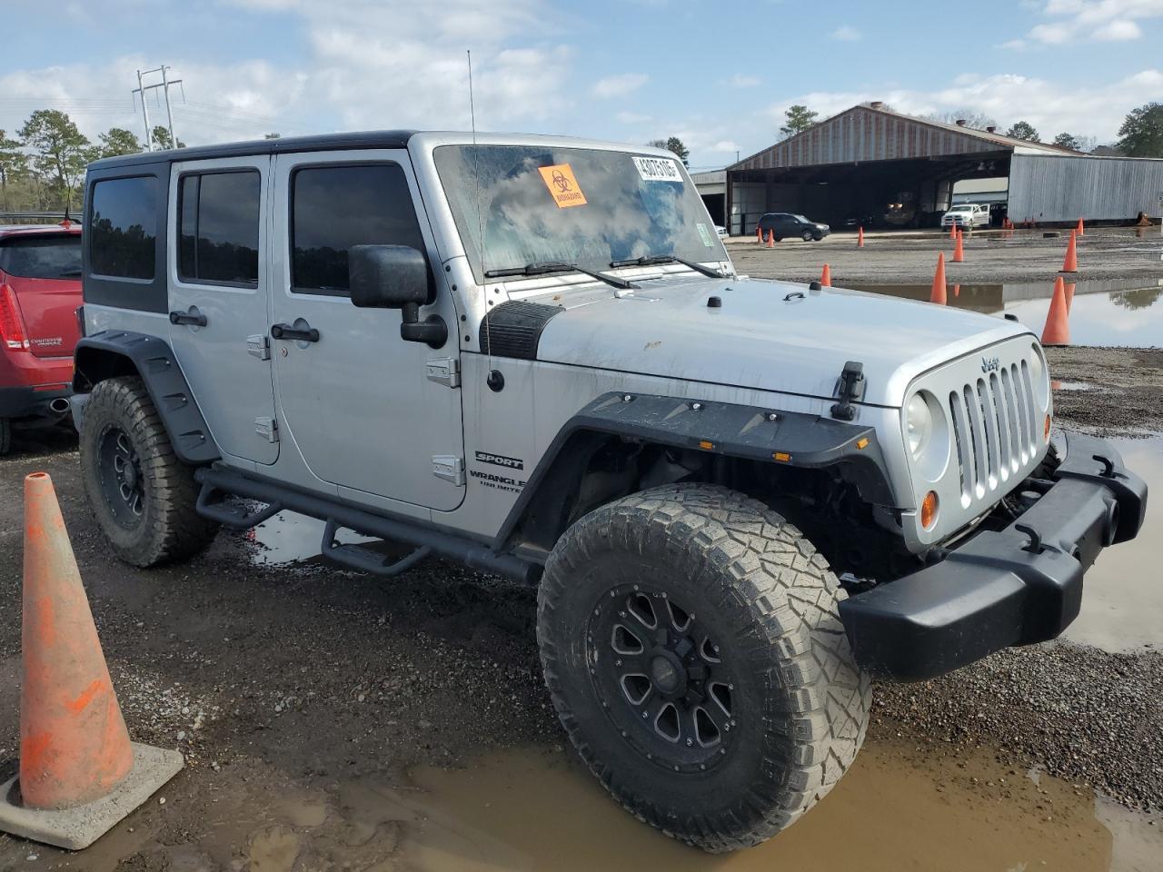 2012 JEEP WRANGLER U - Image 4