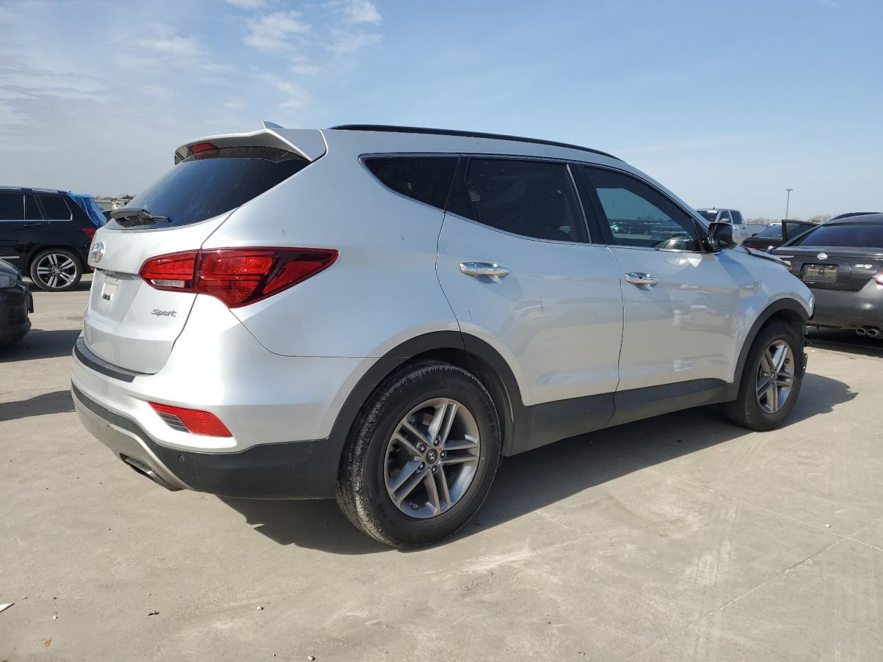 2017 HYUNDAI SANTA FE S - Image 3