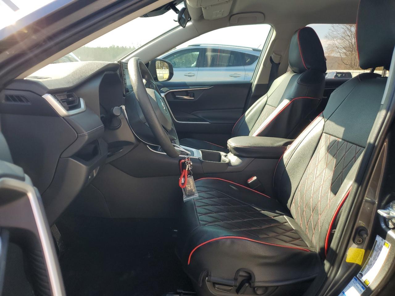 2022 TOYOTA RAV4 XLE - Image 7