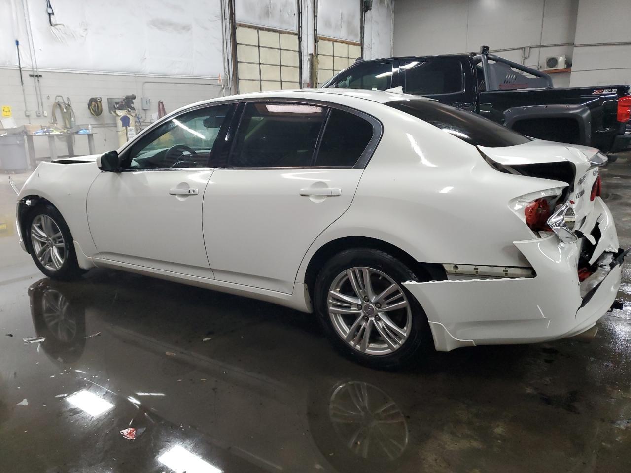 2012 INFINITI G37 - Image 2