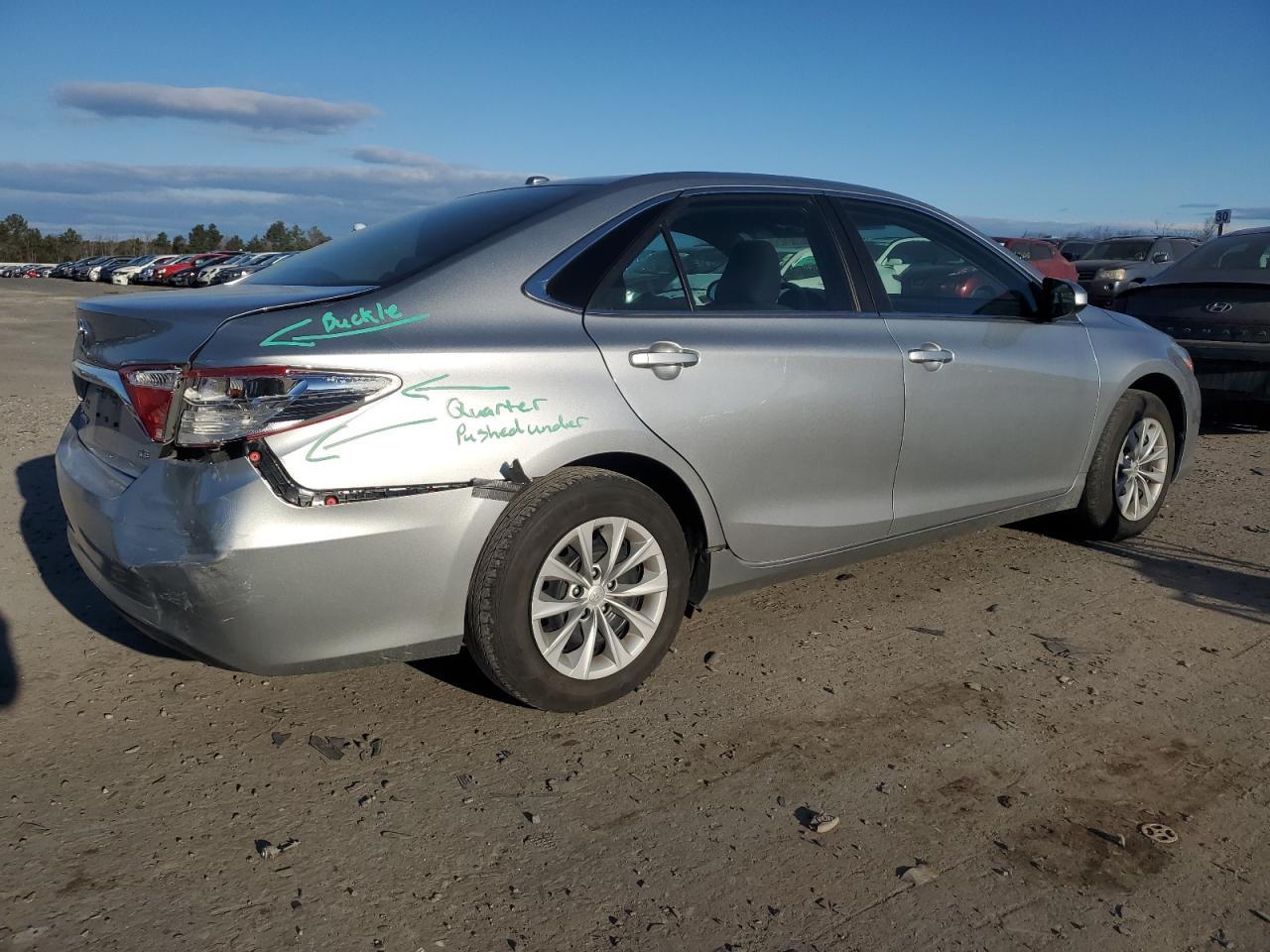 2015 TOYOTA CAMRY LE - Фото 3