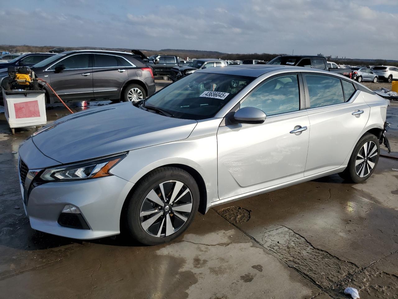 2022 NISSAN ALTIMA SV