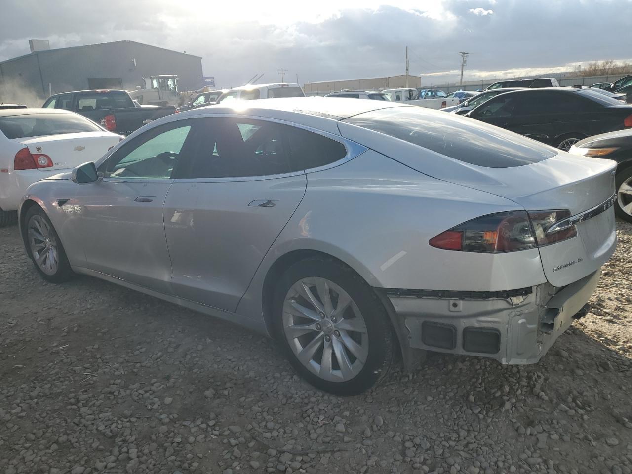 2017 TESLA MODEL S - Image 2