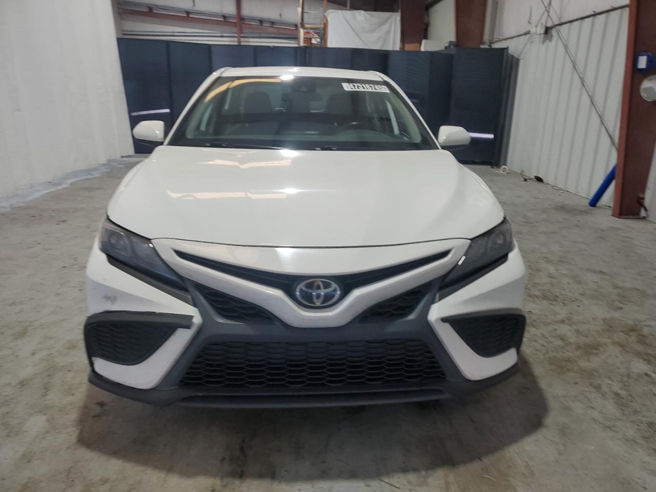 2021 TOYOTA CAMRY SE - Фото 5