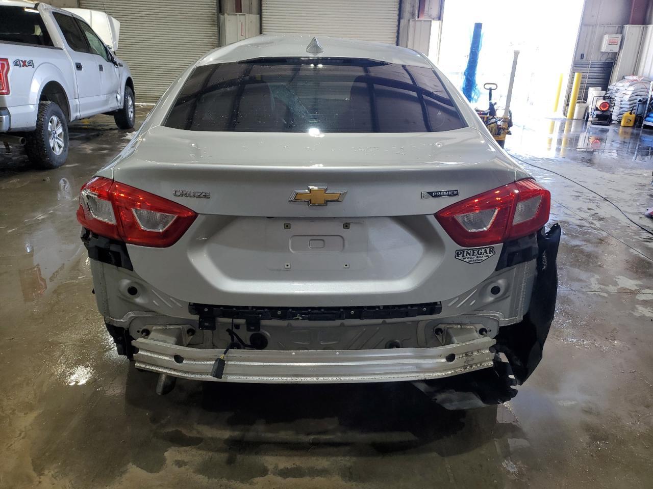 2017 CHEVROLET CRUZE PREM - Фото 6