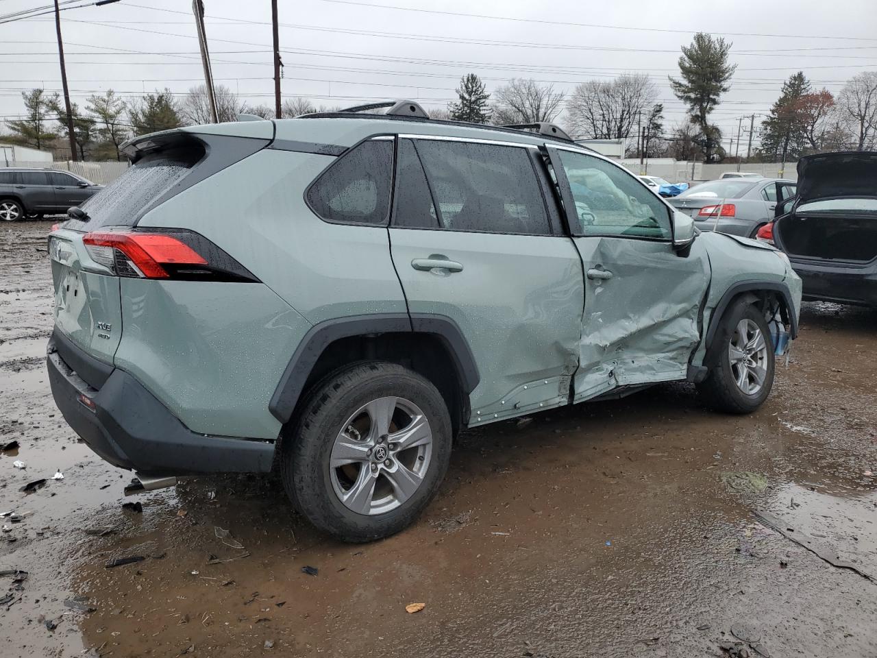 2022 TOYOTA RAV4 XLE - Image 3