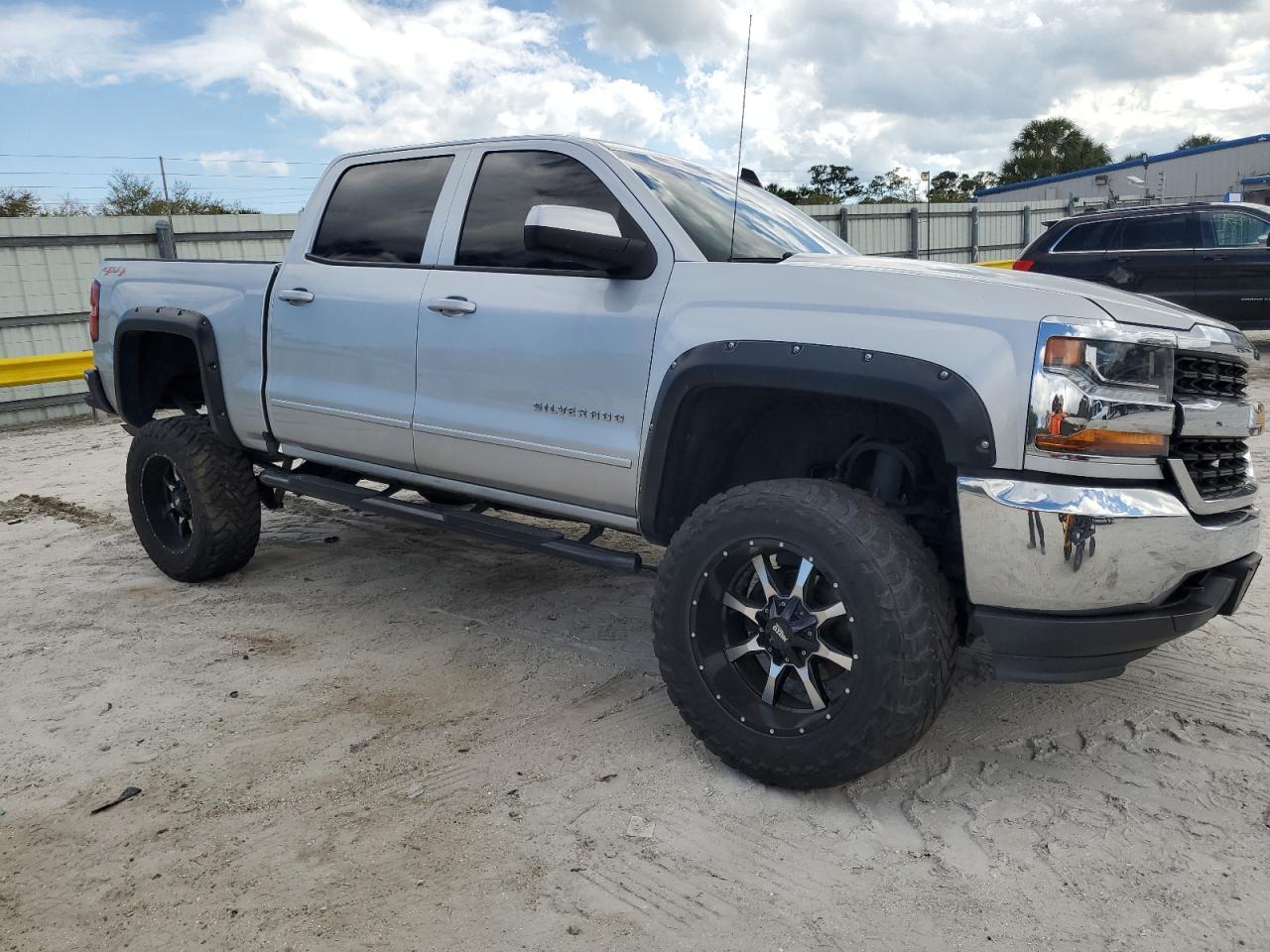 2016 CHEVROLET SILVERADO - Image 4