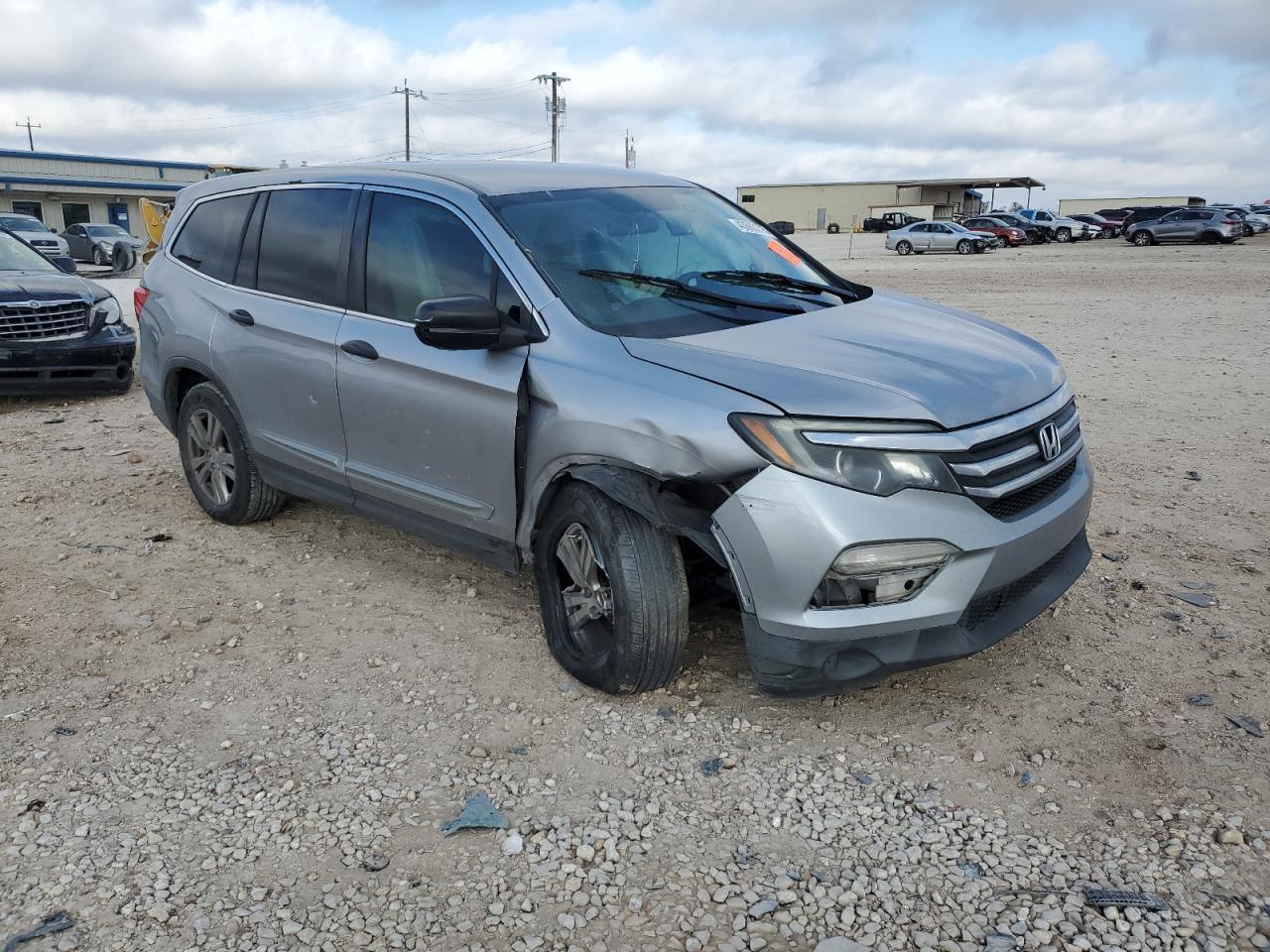 2017 HONDA PILOT LX - Image 4