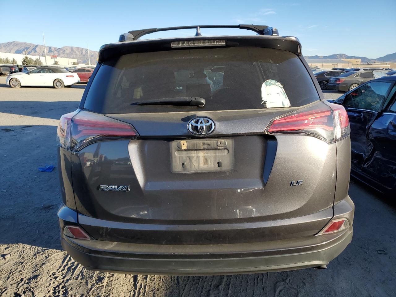 2018 TOYOTA RAV4 LE - Фото 6