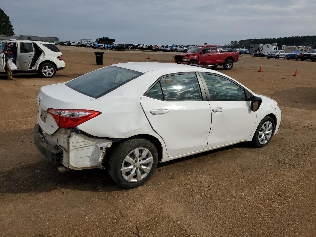 2014 TOYOTA COROLLA L - Фото 3