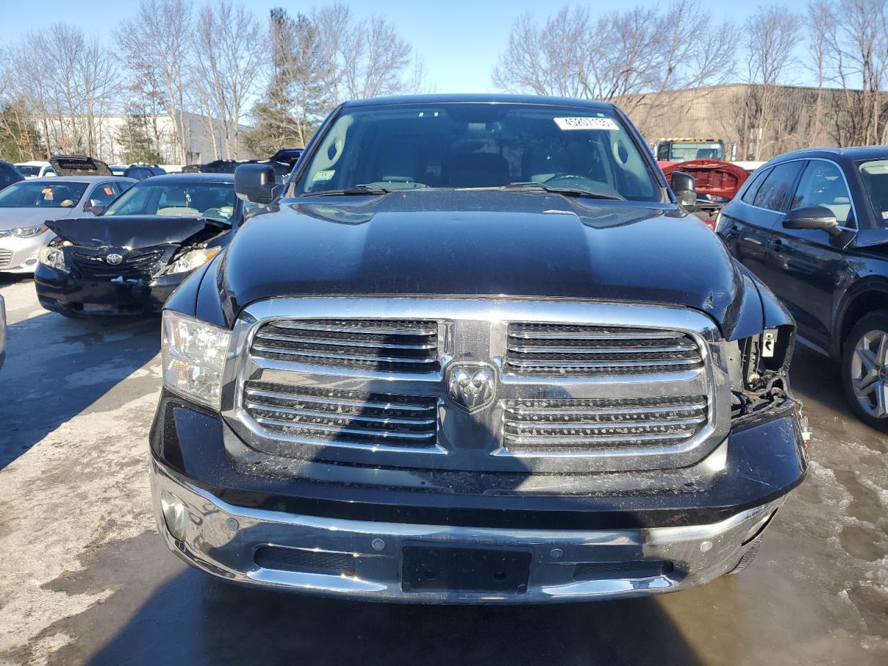 2017 RAM 1500 SLT - Фото 5