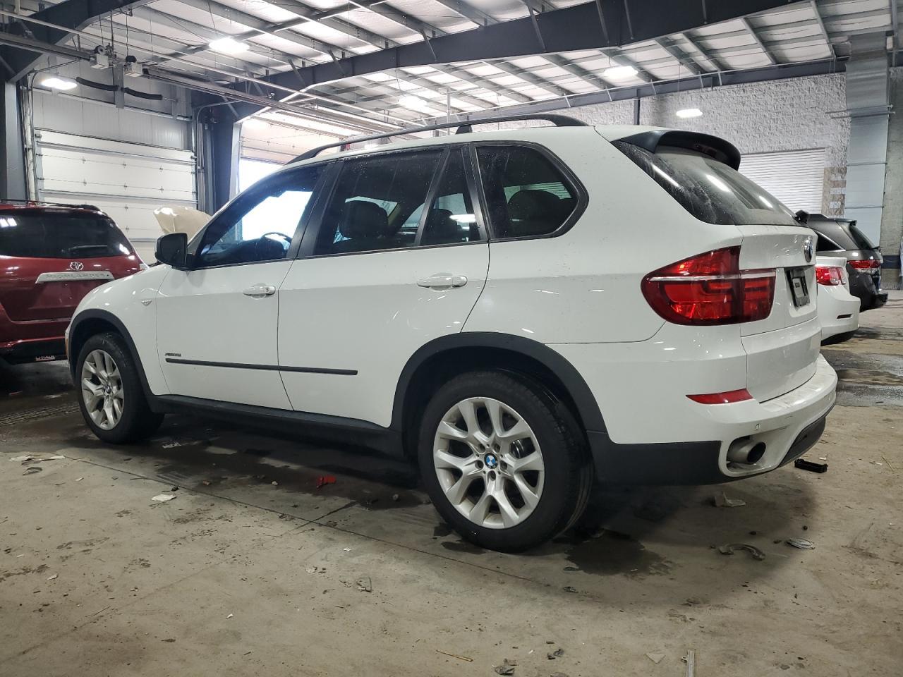 2013 BMW X5 XDRIVE3 - Image 2
