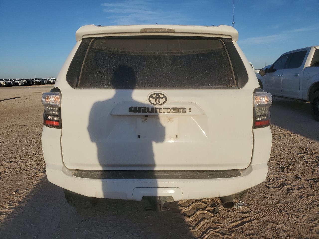2020 TOYOTA 4RUNNER SR - Фото 6