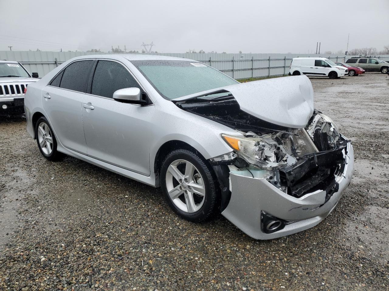 2014 TOYOTA CAMRY L - Image 4