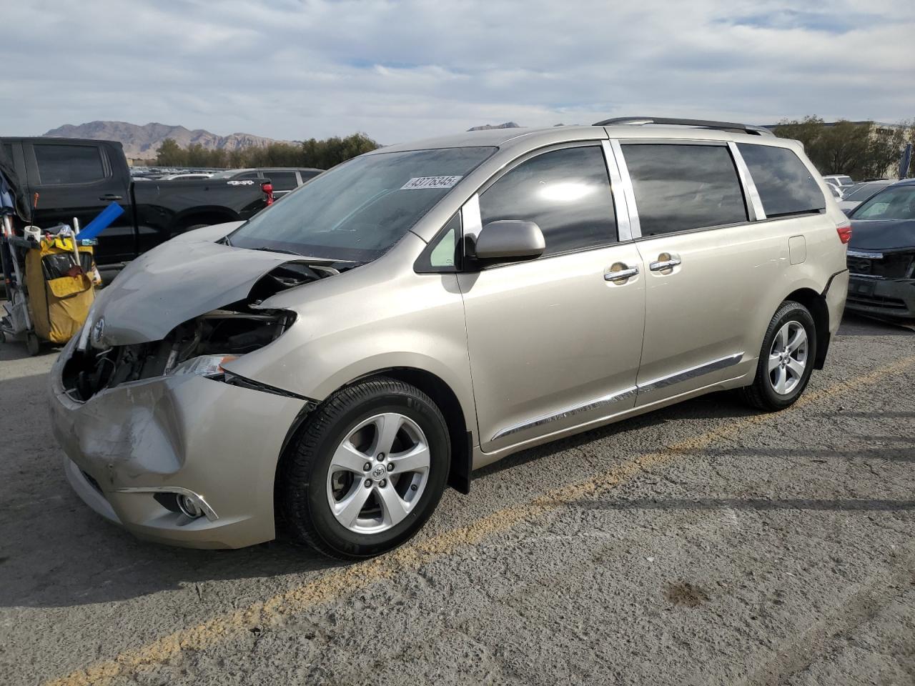 2015 TOYOTA SIENNA LE