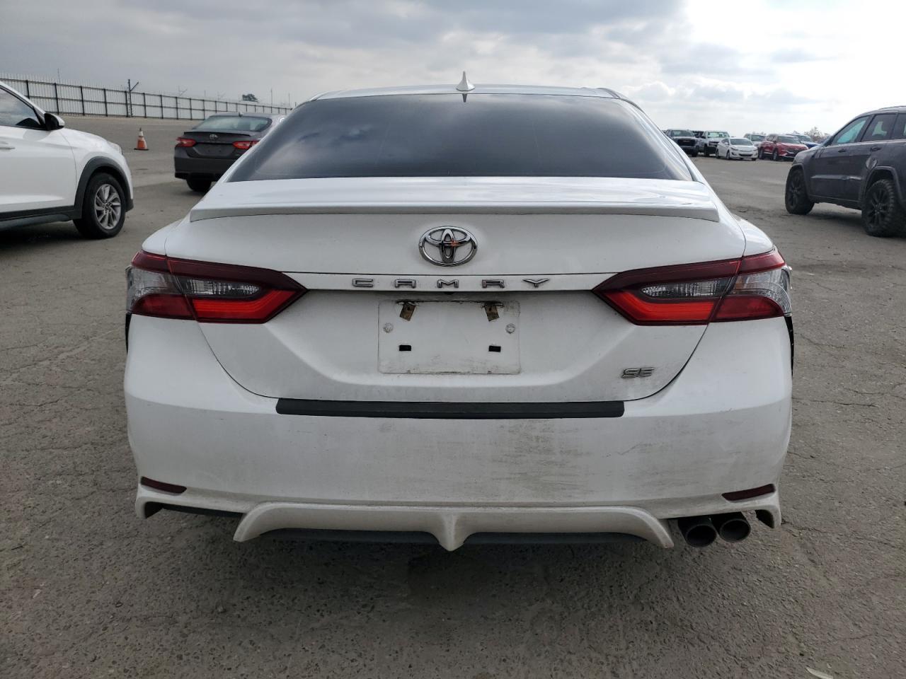 2021 TOYOTA CAMRY SE - Фото 6