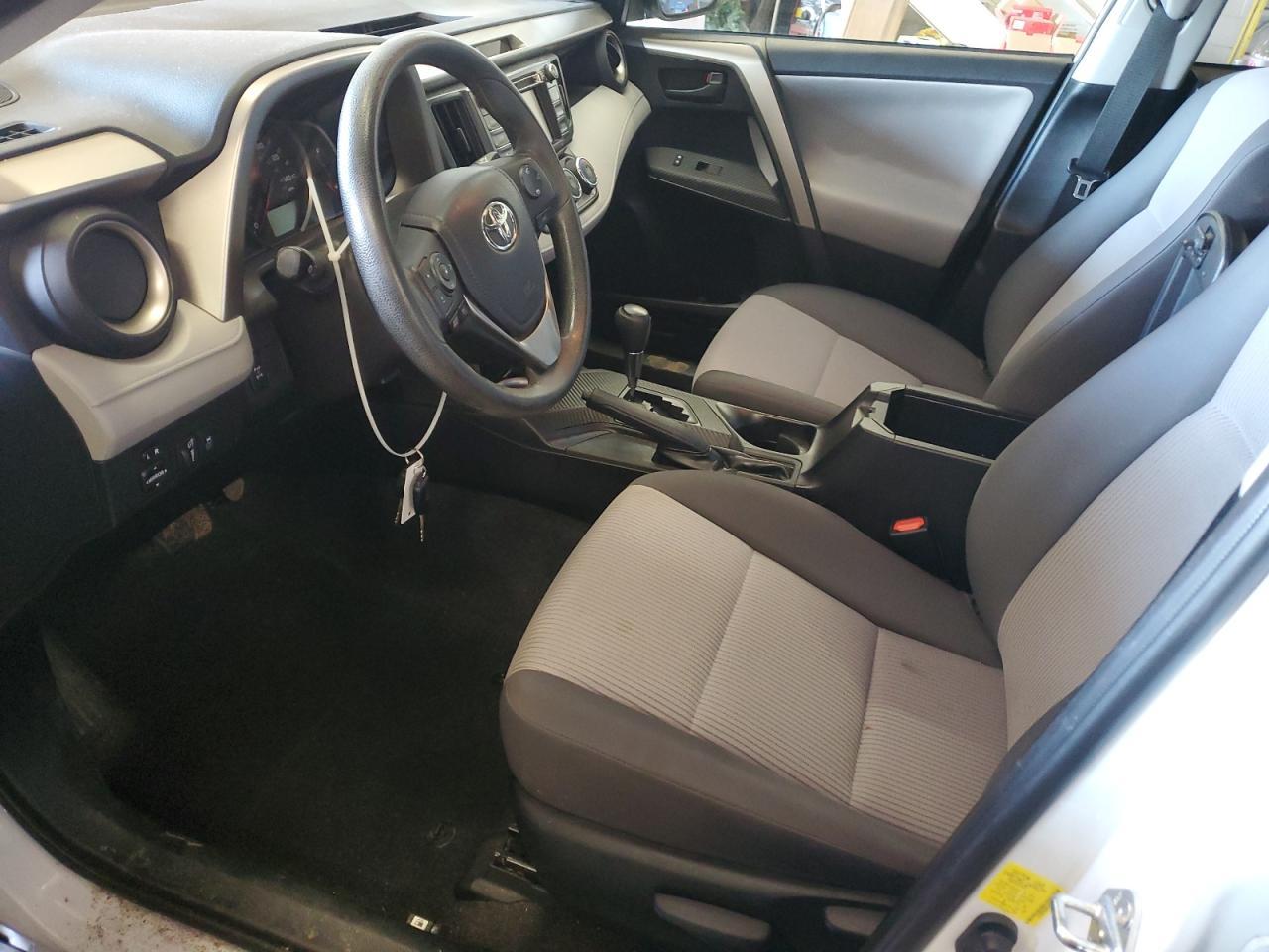 2015 TOYOTA RAV4 LE - Фото 7