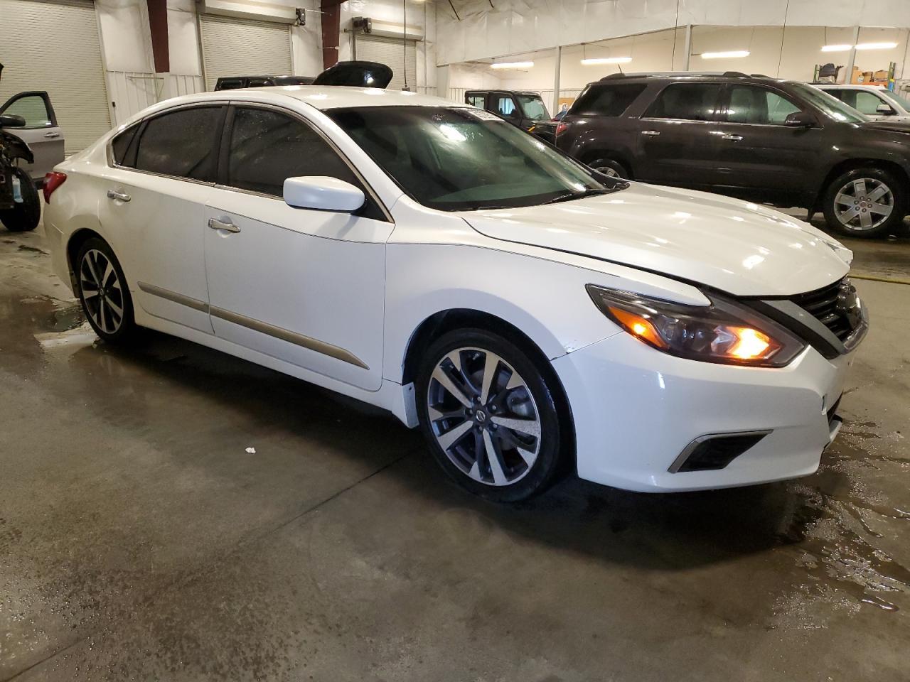 2016 NISSAN ALTIMA 2.5 - Фото 4
