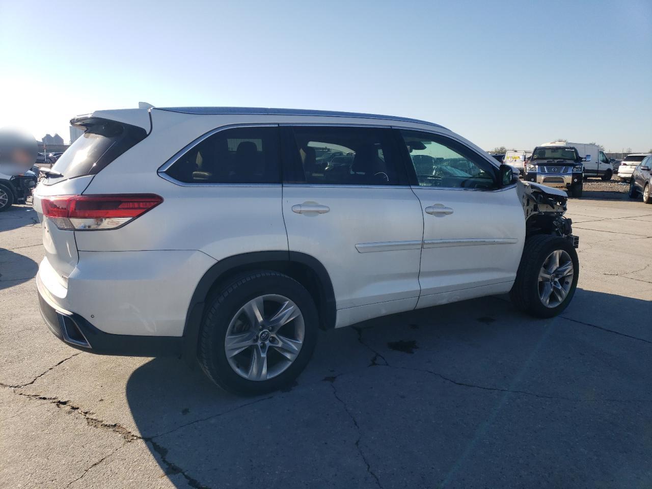 2018 TOYOTA HIGHLANDER - Image 3