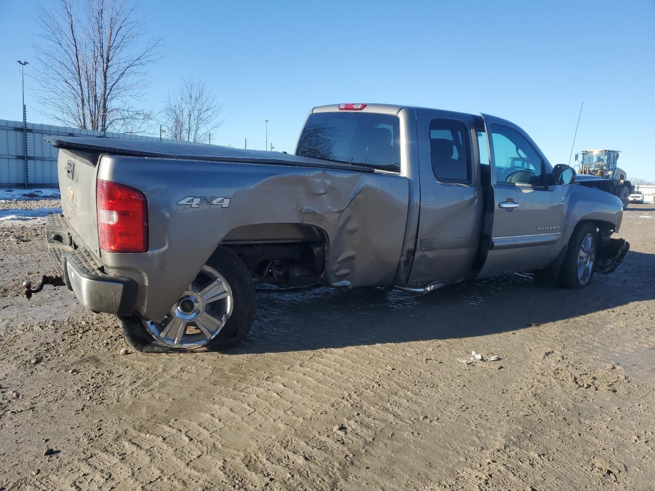 2013 CHEVROLET SILVERADO - Фото 3