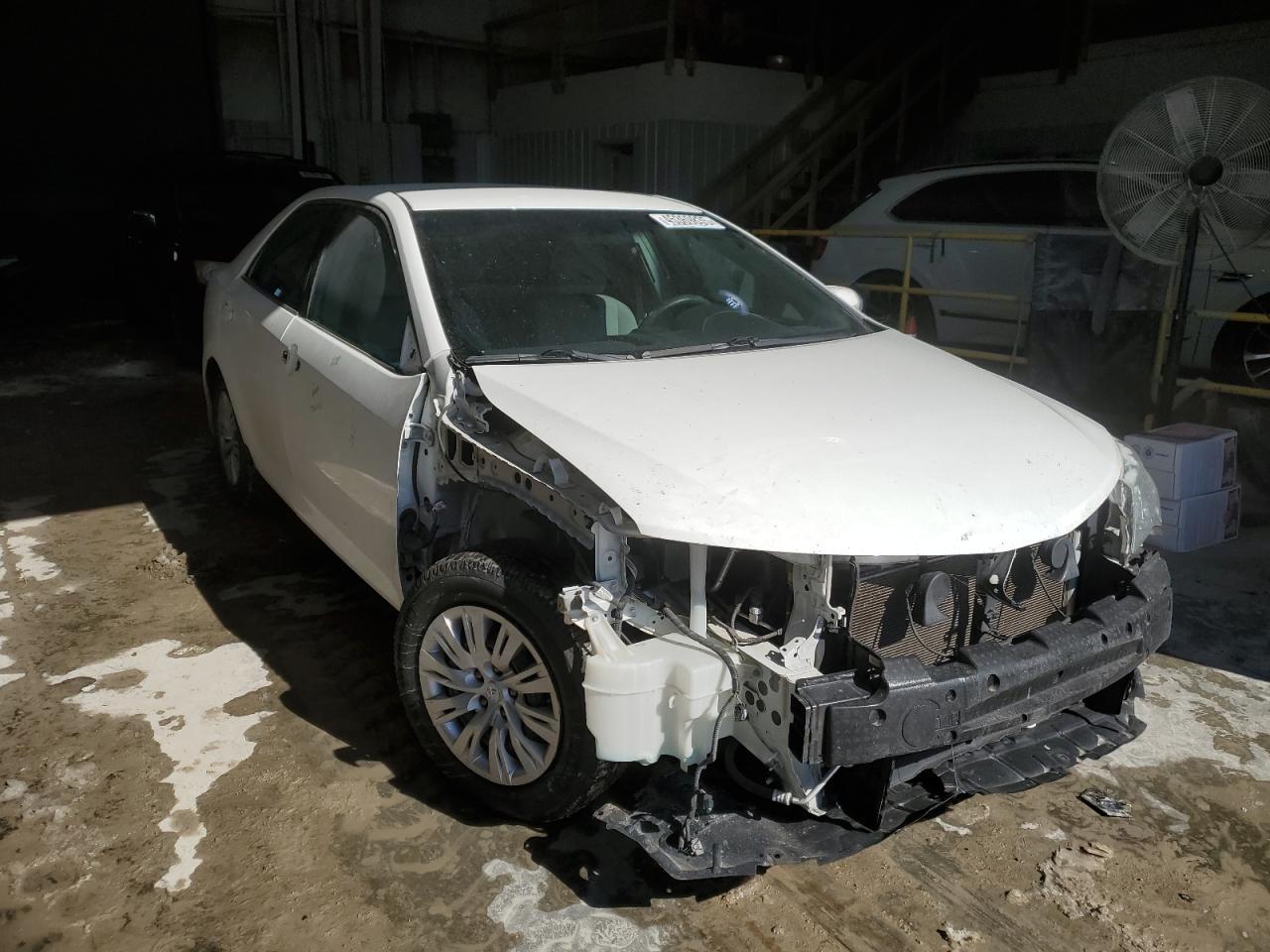 2014 TOYOTA CAMRY L - Image 4