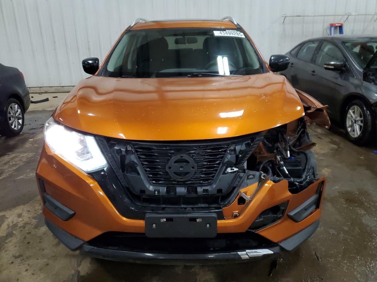 2017 NISSAN ROGUE SV - Image 5