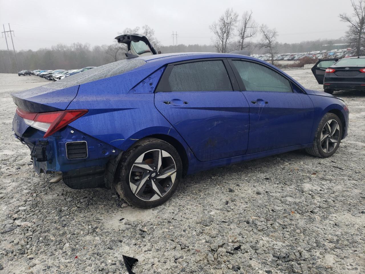 2023 HYUNDAI ELANTRA SE - Фото 3