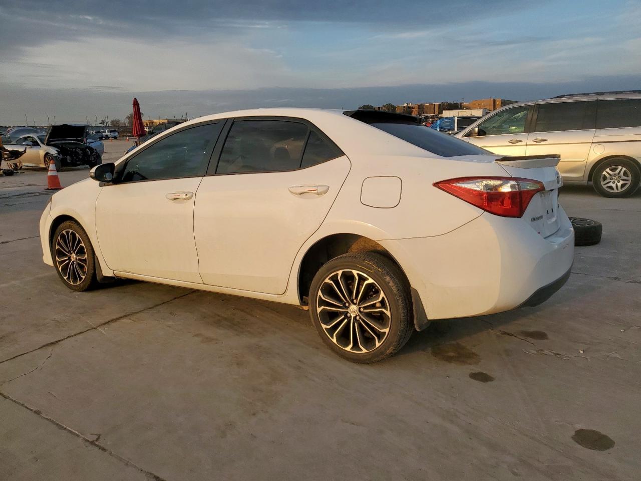 2014 TOYOTA COROLLA L - Фото 2